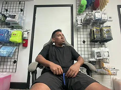Snapshot of Herrokirkland chatting on 21, 7, 2026 Herrokirkland online show from 21, 7, 2026