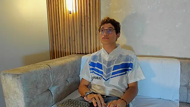 Snapshot of Damian_Wolff chatting on 29, 7, 2026 Damian Wolff online show from 29, 7, 2026