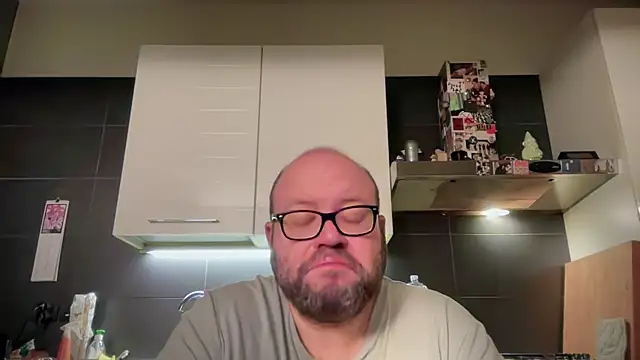 Snapshot of theitalianbear chatting on 19, 4, 2026 theitalianbear online show from 19, 4, 2026