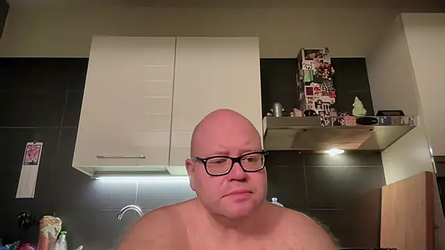 Snapshot of theitalianbear chatting on 24, 4, 2026 theitalianbear online show from 24, 4, 2026
