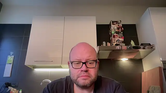 Snapshot of theitalianbear chatting on 8, 5, 2026 theitalianbear online show from 8, 5, 2026