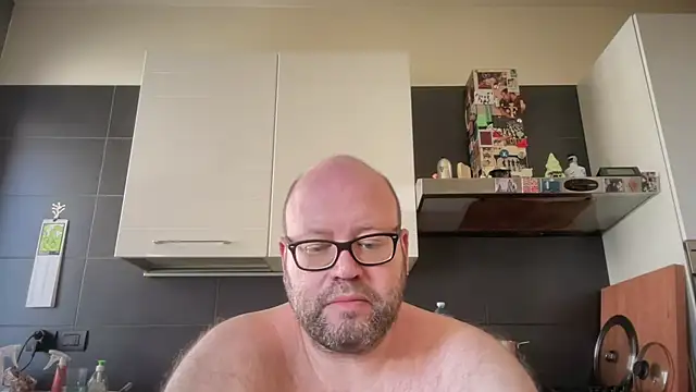 Snapshot of theitalianbear chatting on 13, 5, 2026 theitalianbear online show from 13, 5, 2026
