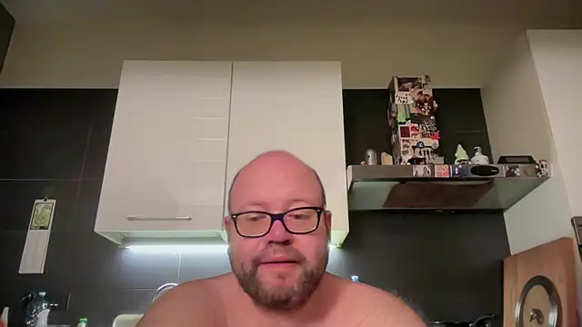 Snapshot of theitalianbear chatting on 15, 5, 2026 theitalianbear online show from 15, 5, 2026