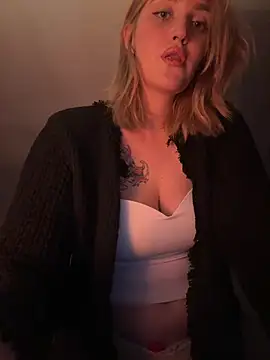 Snapshot of -Bratty- chatting on 5, 8, 2026 -Bratty- online show from 5, 8, 2026