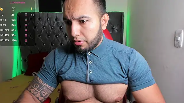 Snapshot of mrloganfuck1 chatting on 6, 8, 2026 mrloganfuck1 online show from 6, 8, 2026