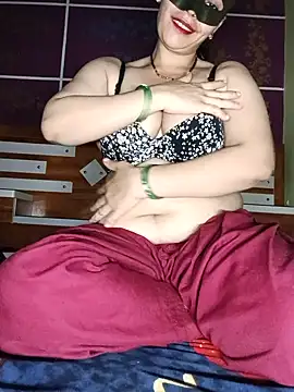 Snapshot of romababes93 chatting on 1, 8, 2026 romababes93 online show from 1, 8, 2026