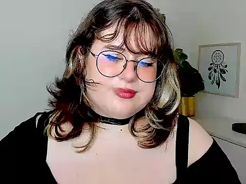 Snapshot of OpheliaLush chatting on 5, 8, 2026 OpheliaLush online show from 5, 8, 2026
