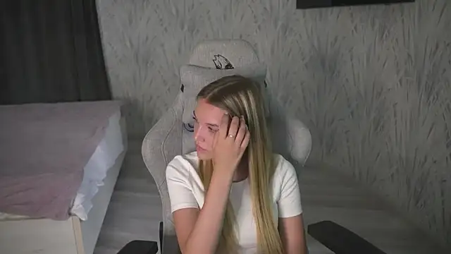 Snapshot of ReaganMolett chatting on 31, 7, 2026 ReaganMolett online show from 31, 7, 2026