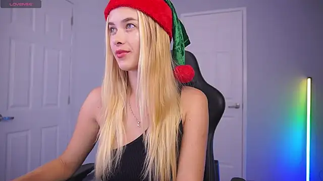 DanikaDillan online show from 24, 12, 2024