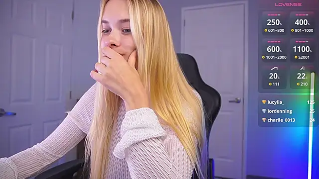 DanikaDillan online show from 27, 12, 2024