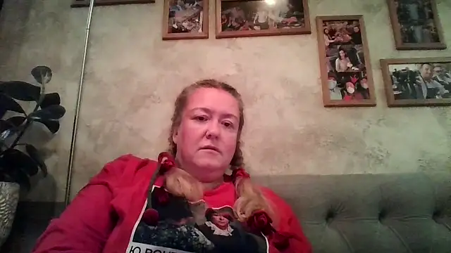 HappyCurvyMama online show from 5, 8, 2026
