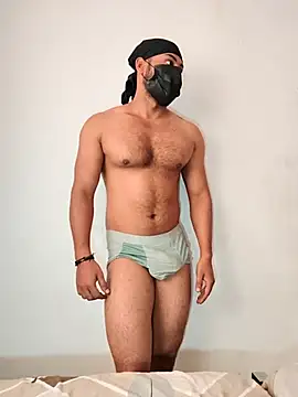 Snapshot of LuxeCouple143 chatting on 6, 8, 2026 LuxeCouple143 online show from 6, 8, 2026