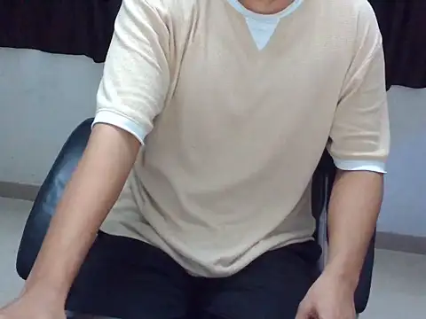 Snapshot of yoursjohnnysins chatting on 1, 8, 2026 yoursjohnnysins online show from 1, 8, 2026