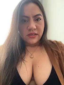 Snapshot of Bella_Pascualina chatting on 5, 8, 2026 Bella Pascualina online show from 5, 8, 2026
