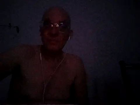 Snapshot of TheRealHunkyy chatting on 5, 8, 2026 TheRealHunkyy online show from 5, 8, 2026