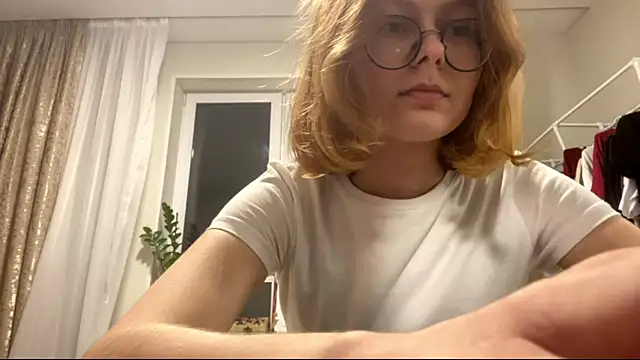 Snapshot of ViennaKiss chatting on 9, 8, 2026 ViennaKiss online show from 9, 8, 2026