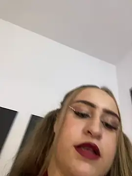 Snapshot of lexyquenn chatting on 8, 8, 2026 lexyquenn online show from 8, 8, 2026