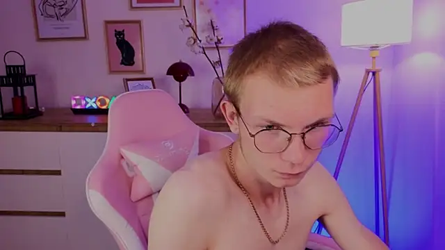 Snapshot of justleo__ chatting on 9, 8, 2026 justleo online show from 9, 8, 2026