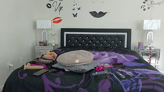 Snapshot of Coco_vixen chatting on 5, 8, 2026 Coco vixen online show from 5, 8, 2026