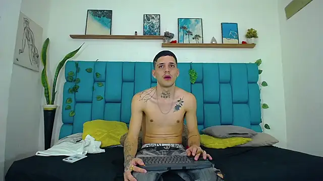 Snapshot of MaxHornyLatin chatting on 7, 8, 2026 MaxHornyLatin online show from 7, 8, 2026