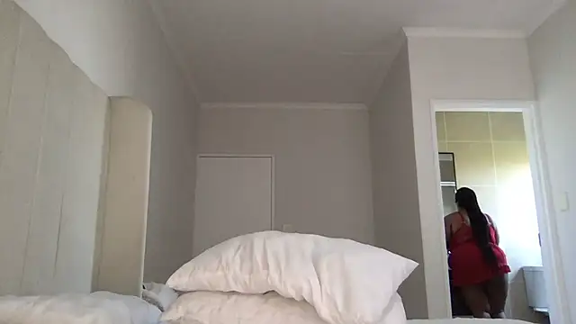 xBUSTY CANDYx online show from 10, 10, 2025