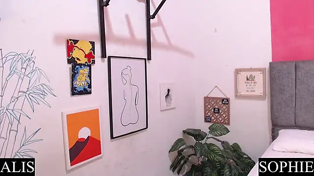 Snapshot of Sophie_And_Alis chatting on 29, 1, 2025 Sophie And Alis online show from 29, 1, 2025