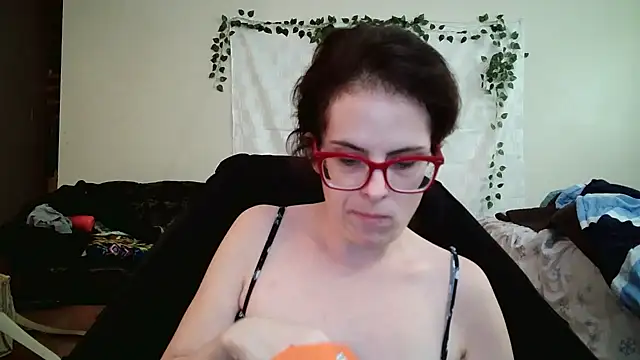Snapshot of JessaBella chatting on 7, 10, 2025 JessaBella online show from 7, 10, 2025