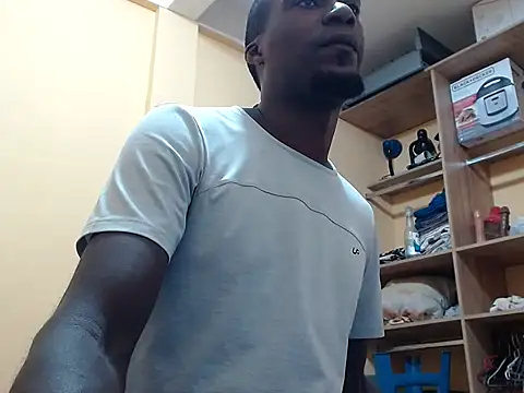 Snapshot of kurtbigcock chatting on 11, 10, 2025 kurtbigcock online show from 11, 10, 2025