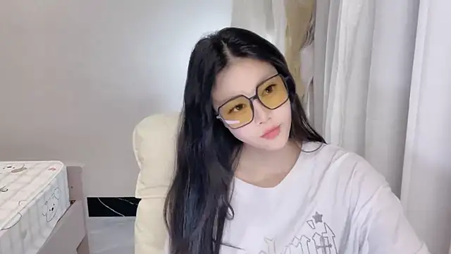 Snapshot of CNchengcheng chatting on 4, 10, 2025 CNchengcheng online show from 4, 10, 2025