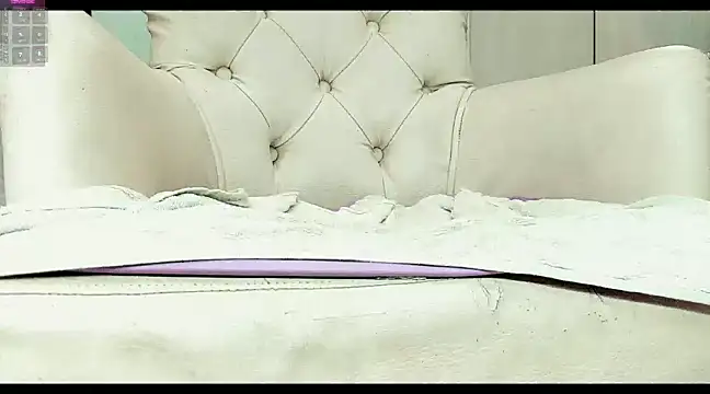 khloeHermaprodit3 online show from 5, 1, 2025