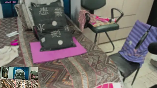 khloeHermaprodit3 online show from 23, 2, 2025