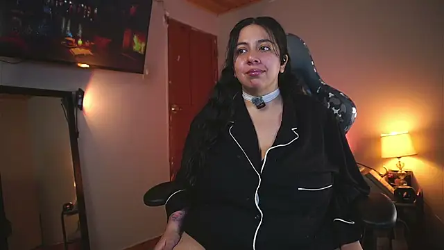 Snapshot of coraline_latin chatting on 10, 5, 2026 coraline latin online show from 10, 5, 2026
