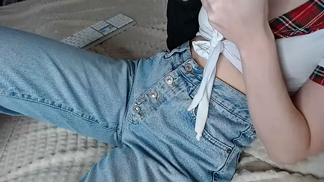 Kiradoll27 online show from 4, 12, 2025