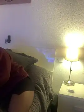 Snapshot of Chic_desire chatting on 19, 2, 2026 Chic desire online show from 19, 2, 2026