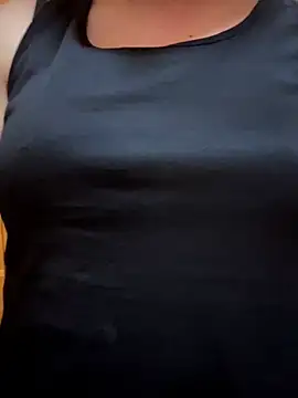 Snapshot of Chic_desire chatting on 22, 2, 2026 Chic desire online show from 22, 2, 2026