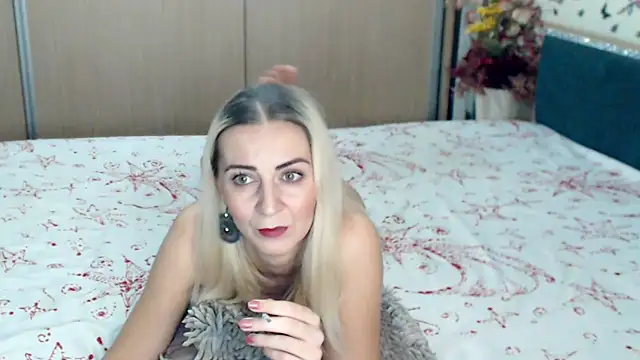 Snapshot of MirabelaSweet chatting on 19, 12, 2024 MirabelaSweet online show from 19, 12, 2024