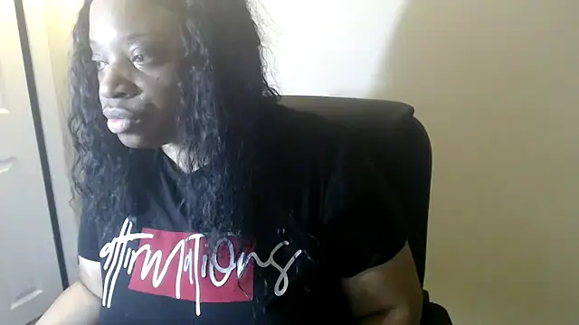 Snapshot of Sexymona1218 chatting on 13, 2, 2026 Sexymona1218 online show from 13, 2, 2026