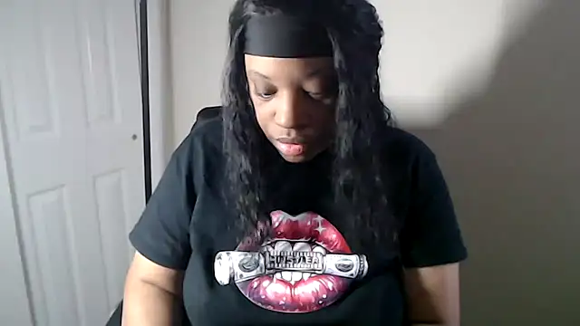 Snapshot of Sexymona1218 chatting on 27, 2, 2026 Sexymona1218 online show from 27, 2, 2026