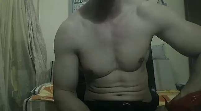 Snapshot of SexyMuscled chatting on 4, 1, 2025 SexyMuscled online show from 4, 1, 2025