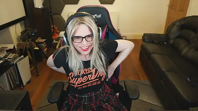 KelseyCobalt online show from 20, 2, 2025