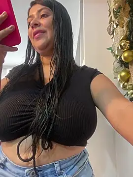 Snapshot of emilyjohanson chatting on 30, 12, 2024 emilyjohanson online show from 30, 12, 2024