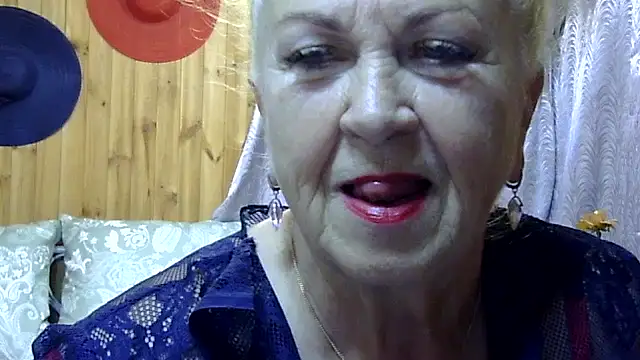 Snapshot of Emma52610 chatting on 2, 10, 2025 Emma52610 online show from 2, 10, 2025