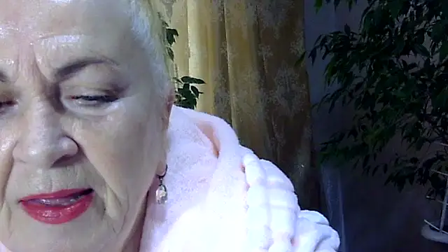 Snapshot of Emma52610 chatting on 1, 11, 2025 Emma52610 online show from 1, 11, 2025