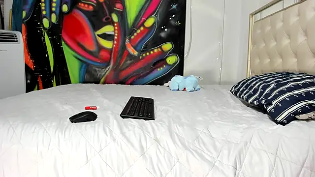 luna sexxy online show from 7, 6, 2026