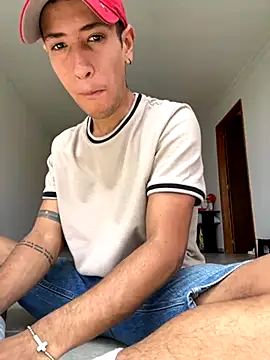 RetainedHound online show from 5, 10, 2025