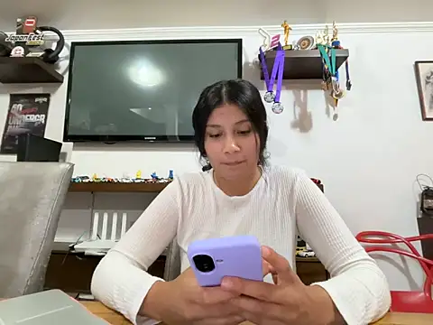 kinky milaxh online show from 1, 4, 2026