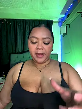 Snapshot of yanza2002 chatting on 18, 10, 2025 yanza2002 online show from 18, 10, 2025