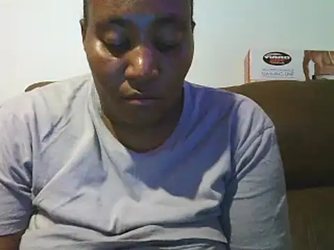 Snapshot of ebonytitts4u chatting on 4, 2, 2025 ebonytitts4u online show from 4, 2, 2025