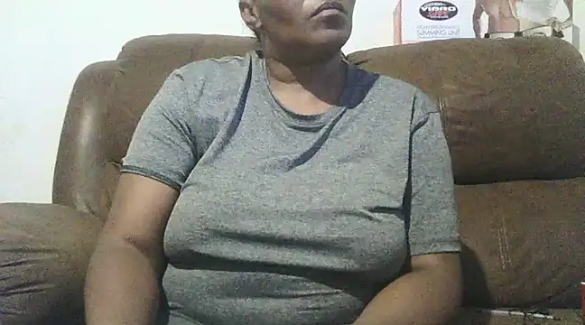 Snapshot of ebonytitts4u chatting on 13, 3, 2025 ebonytitts4u online show from 13, 3, 2025