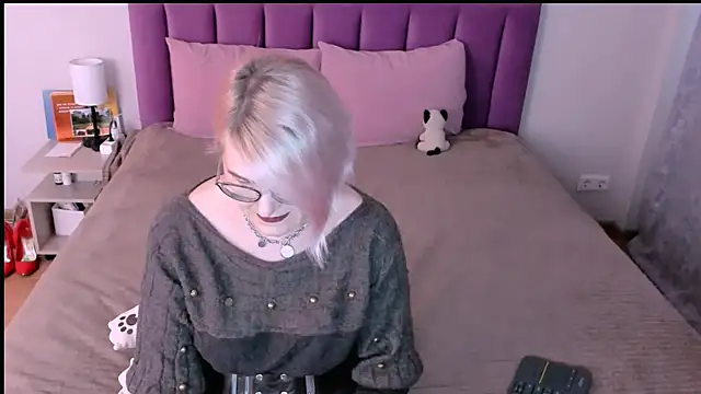 sabrinamacmarren online show from 25, 11, 2025